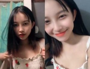 Cô ấy trắng trẻo và hấp dẫn nhất